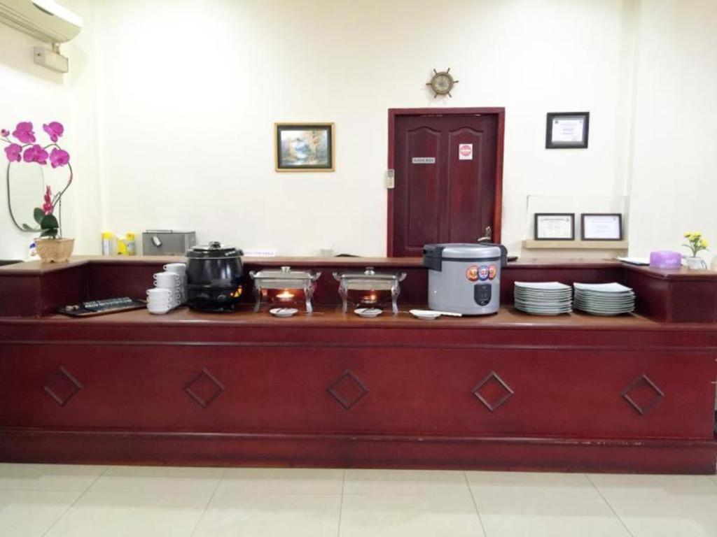 Hotel Dynasty Tarakan Exterior foto