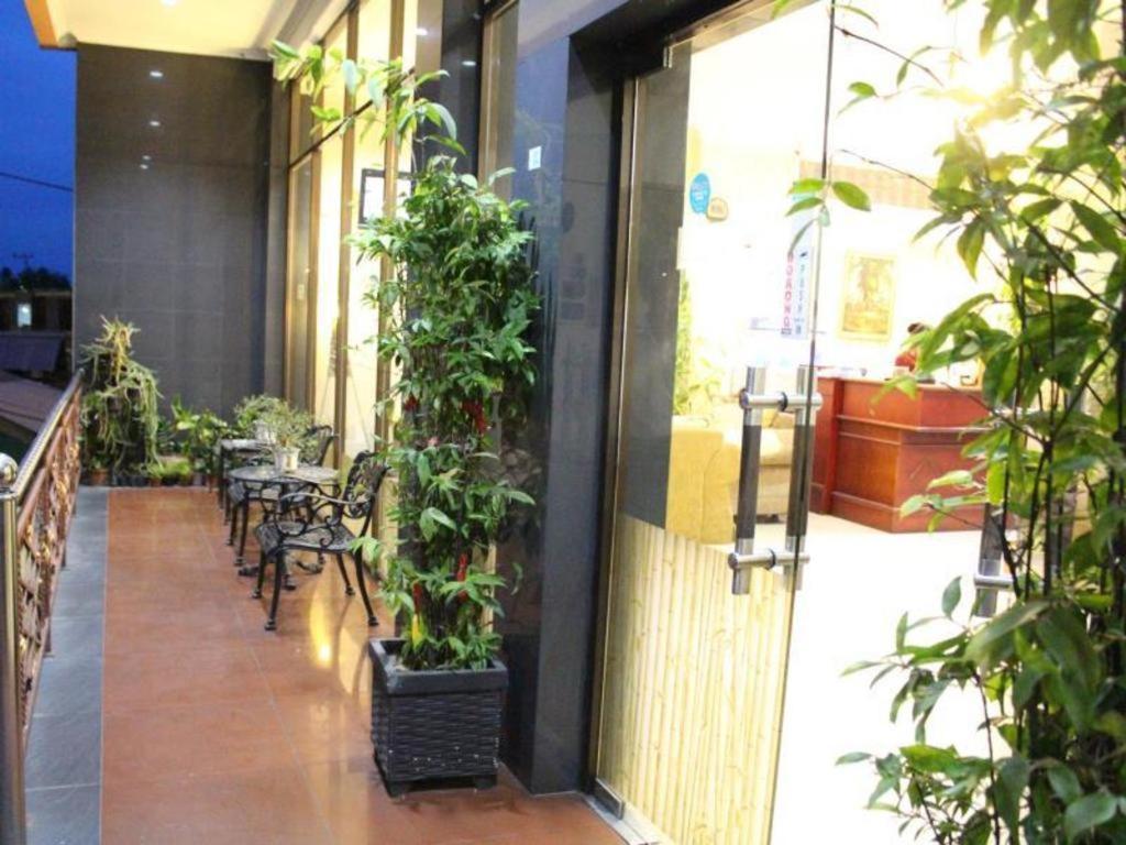 Hotel Dynasty Tarakan Exterior foto