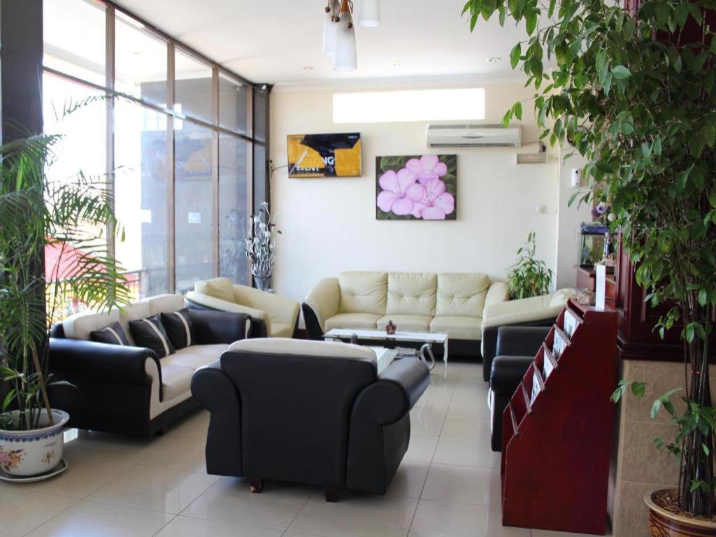 Hotel Dynasty Tarakan Exterior foto