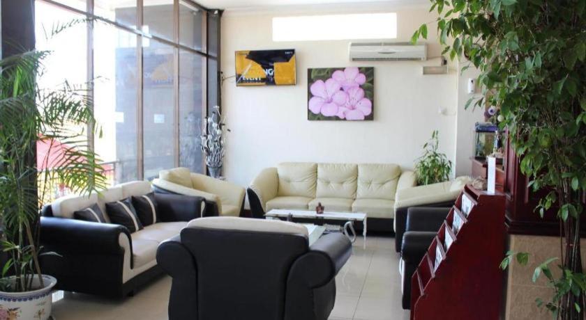 Hotel Dynasty Tarakan Exterior foto